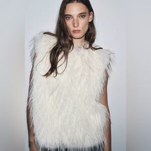 zara NWT faux fur vest 3833/246 Size S